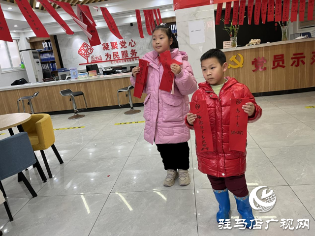 駐馬店市西園街道文化路社區(qū)開展“鬧元宵，猜燈謎”有獎活動