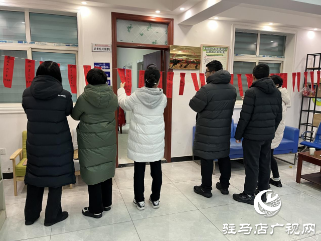 駐馬店市西園街道文化路社區(qū)開展“鬧元宵，猜燈謎”有獎活動