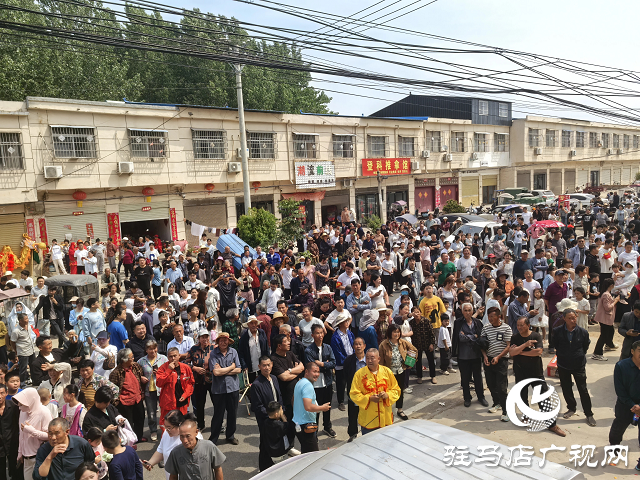 ?非遺盛宴！王店大裝閃耀高店鎮(zhèn)，傳統(tǒng)魅力引萬人圍觀