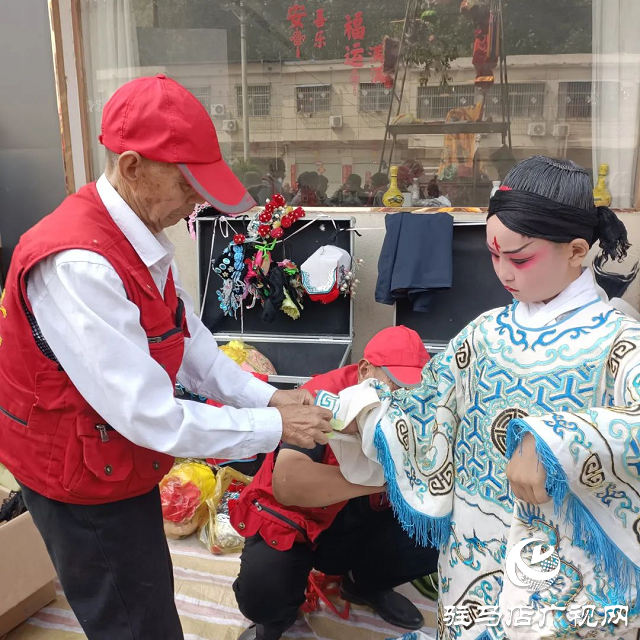 ?非遺盛宴！王店大裝閃耀高店鎮(zhèn)，傳統(tǒng)魅力引萬人圍觀