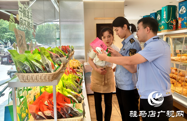 駐馬店市市場(chǎng)監(jiān)管局經(jīng)濟(jì)開發(fā)區(qū)分局開展節(jié)前食品安全專項(xiàng)抽檢
