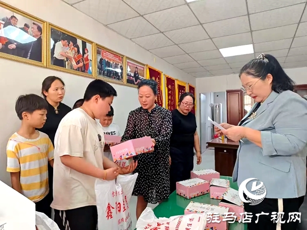 愛心潤童心 真情暖六一 ——中國好人越玉環(huán)攜手愛心人士慰問射橋鎮(zhèn)第一小學貧困兒童