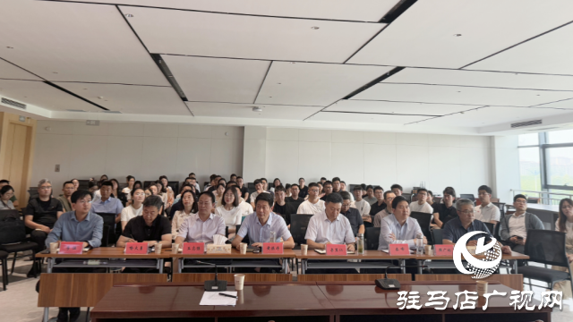 市豫資公司舉辦“豫青講習(xí)所”開(kāi)班儀式暨第一課交流研討會(huì)