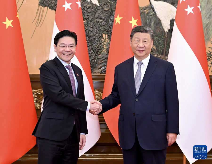 習(xí)近平會見新加坡總理黃循財