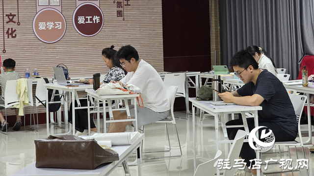 避暑學(xué)習(xí)兩不誤！駐馬店市職工圖書館成暑假熱門打卡地