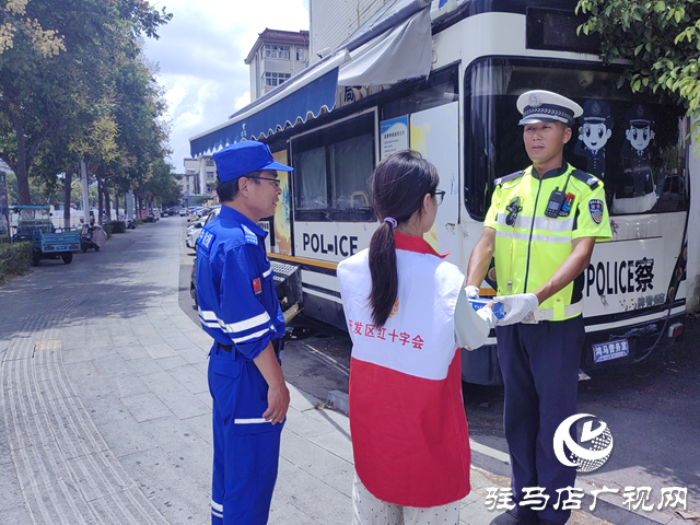 愛心企業(yè)攜手救援隊(duì) 高溫下守護(hù)“城市英雄”
