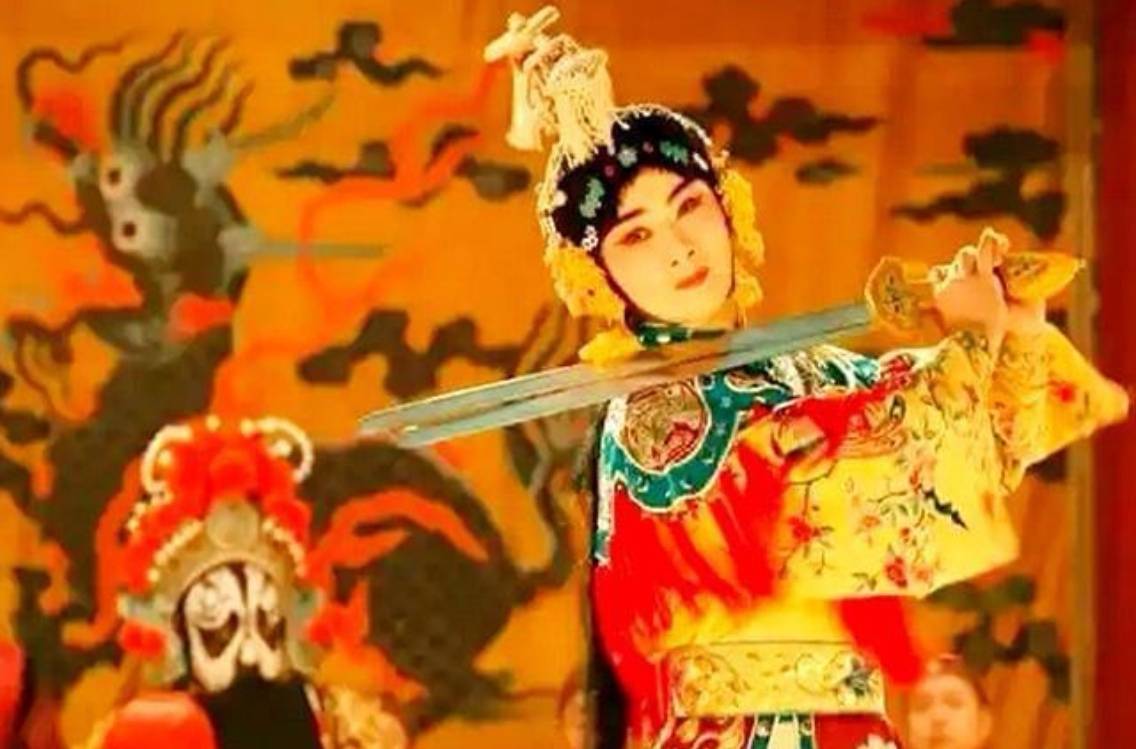 《戲臺》逆襲暑期檔，業(yè)內(nèi)評“陳佩斯在用經(jīng)歷和風(fēng)骨講故事”