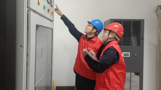 國網(wǎng)正陽縣供電公司：“問診”設備隱患 筑牢信通安全