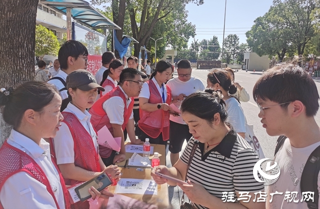 駐馬店：開(kāi)學(xué)季“定制公交”再啟航  家校“點(diǎn)對(duì)點(diǎn)”接送更省心
