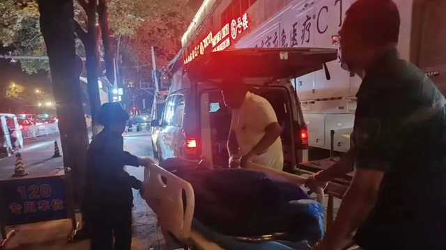 駐馬店市中醫(yī)院急診上演極速救援，貨車司機(jī)重獲新生