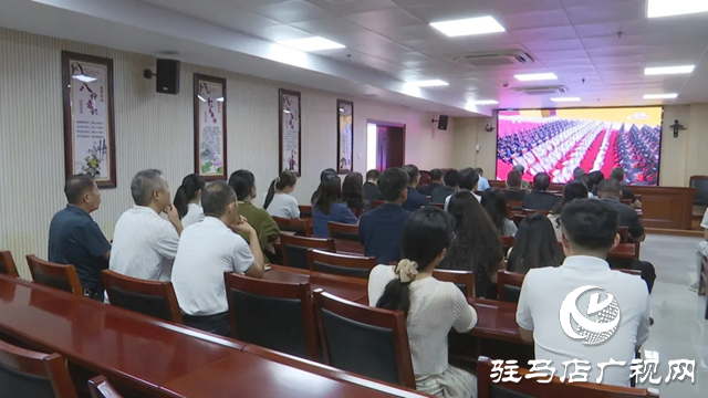 正陽縣各界收看紀念抗戰(zhàn)勝利80周年閱兵：家國情懷激蕩人心