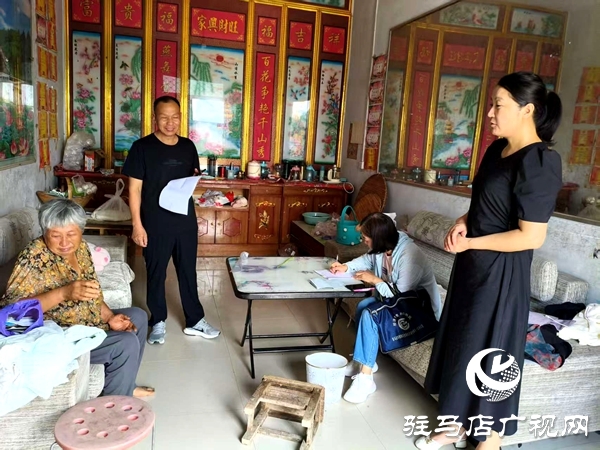 平輿縣民政局組織開(kāi)展新申請(qǐng)農(nóng)村低保對(duì)象入戶(hù)核查工作